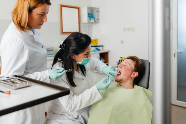 Best Emergency Tooth Extraction  in Ozk, AR